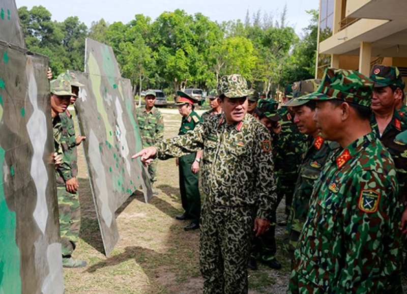 Quân khu 9 thử nghiệm bắn đạn thật và nghiệm thu vũ khí trang bị mới