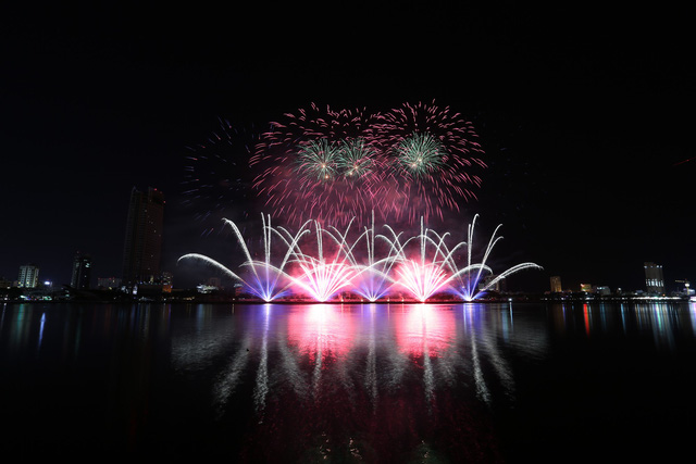 y va my se tranh ngoi quan quan le hoi phao hoa da nang 2018