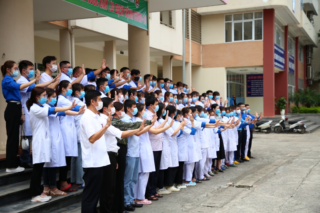 [Photo] Tâm sự nữ sinh tình nguyện lên đường tới tâm dịch Bắc Ninh