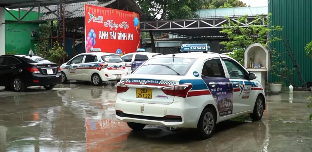 Doanh nghiệp vận tải lao đao vì dịch bệnh COVID-19 - đã ps cam 10.6