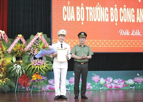 dieu dong bo nhiem nhan su quan doi cong an