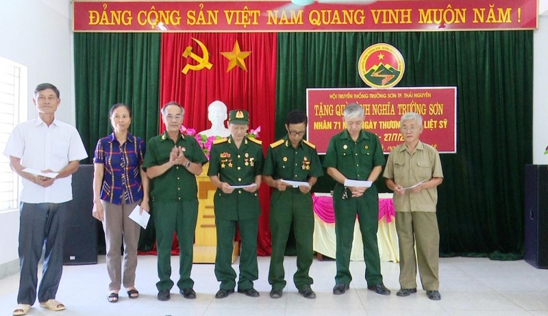 tham tang qua nhan ngay thuong binh liet sy