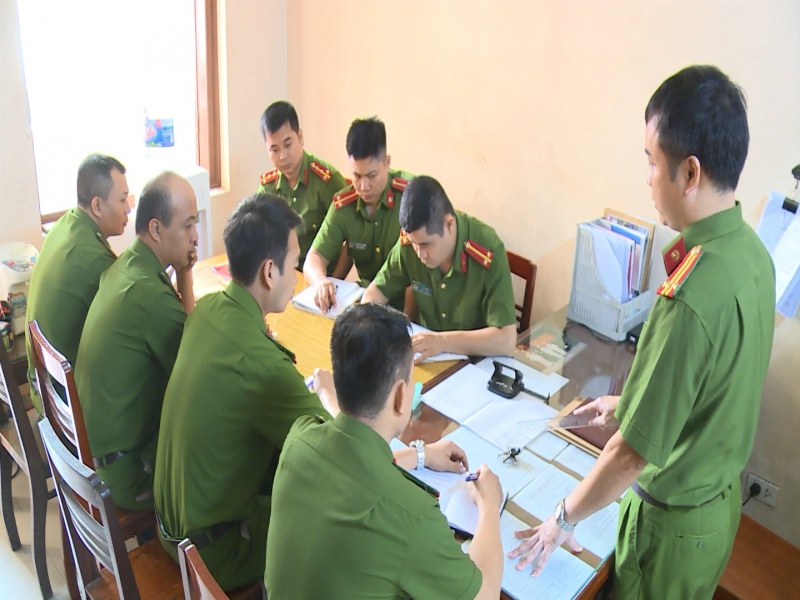 Lực lượng Cảnh sát nhân dân vì nước quên thân, vì dân phục vụ