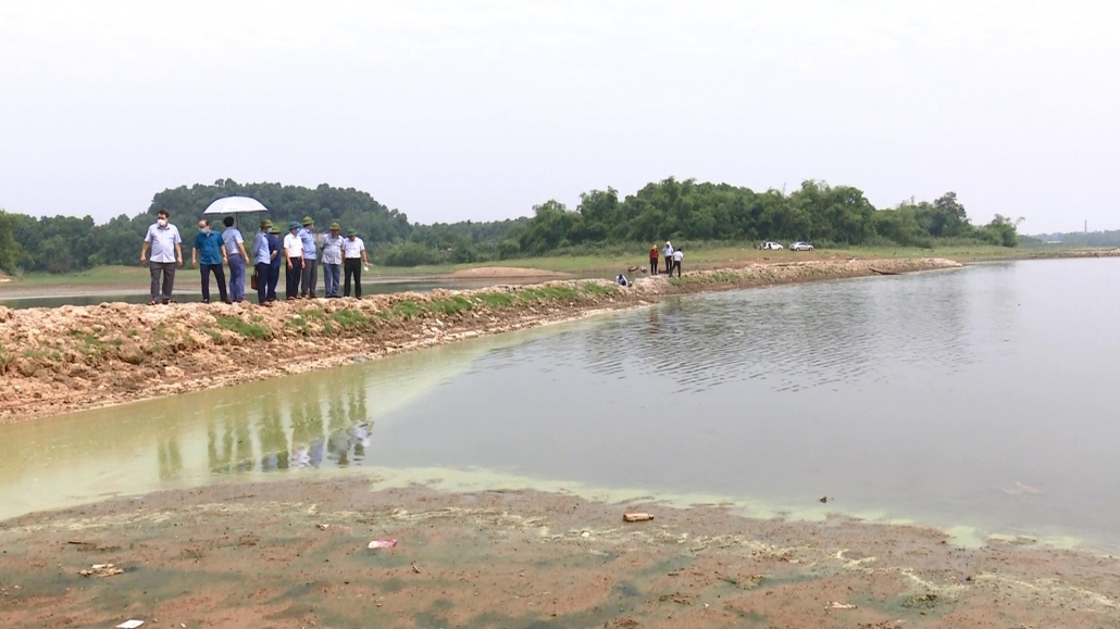 Hiện tượng nước Hồ Núi Cốc nổi váng là do thời tiết nắng nóng kéo dài - đã ps HTTH 6.7 Hiện tượng nước Hồ Núi Cốc nổi váng là do thời tiết nắng nóng kéo dài - đã ps HTTH 6.7