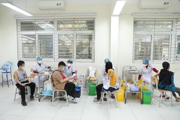 Thu tuong chi dao day nhanh tiem vaccine phong COVID-19 mui 3, mui 4 hinh anh 1