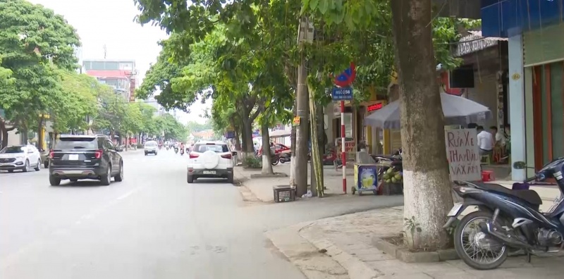 Cần sớm khắc phục các hạn chế trong việc lắp đặt biển báo giao thông can som khac phuc cac han che trong viec lap dat bien bao giao thong bai nay da dang 257 tsu phat lai