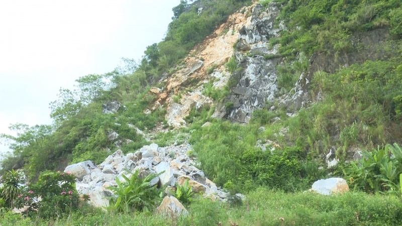 Cần khẩn trương khắc phục sạt lở đất, đá