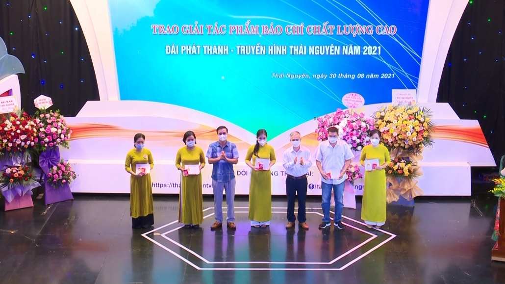 Không ngừng đổi mới, nâng cao chất lượng các loại hình báo chí trên môi trường số - đã psts 30.8 Không ngừng đổi mới, nâng cao chất lượng các loại hình báo chí trên môi trường số - đã psts 30.8