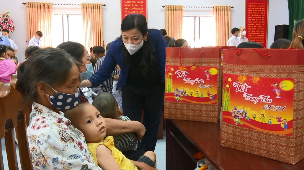 Mang Tết Trung thu đến với trẻ em có hoàn cảnh đặc biệt - đã psts 20.9