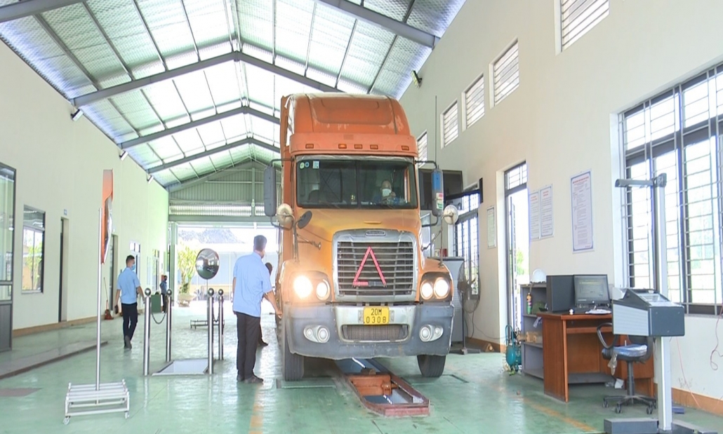 Kiểm soát lượng khí thải của các phương tiện tham gia giao thông - đã ps cam