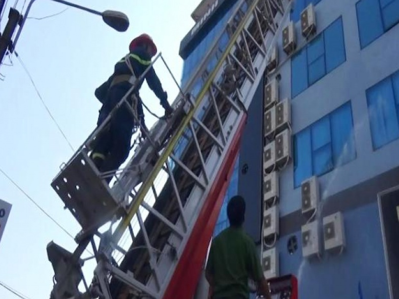 Thực tập phương án chữa cháy tại Trung tâm Thương mại Minh Cầu