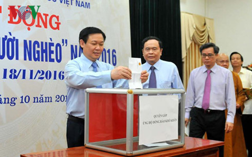 Hơn 348 tỷ đồng tại lễ phát động Tháng cao điểm Vì người nghèo hon 348 ty dong tai le phat dong thang cao diem vi nguoi ngheo