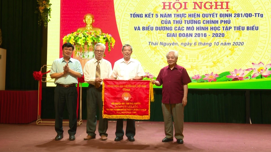 Phấn đấu xây dựng Thái Nguyên trở thành tỉnh học tập Phấn đấu xây dựng Thái Nguyên trở thành tỉnh học tập