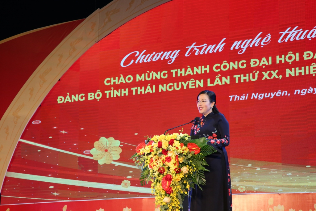 [Photo] Chương trình nghệ thuật chào mừng thành công Đại hội đại biểu Đảng bộ tỉnh Thái Nguyên lần thứ XX