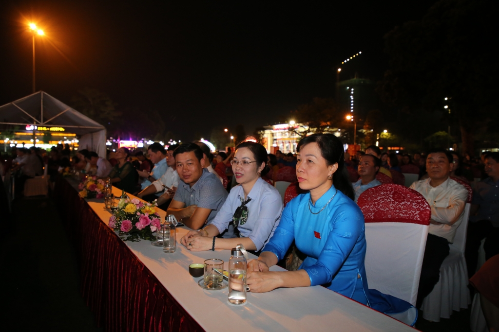 [Photo] Chương trình nghệ thuật chào mừng thành công Đại hội đại biểu Đảng bộ tỉnh Thái Nguyên lần thứ XX