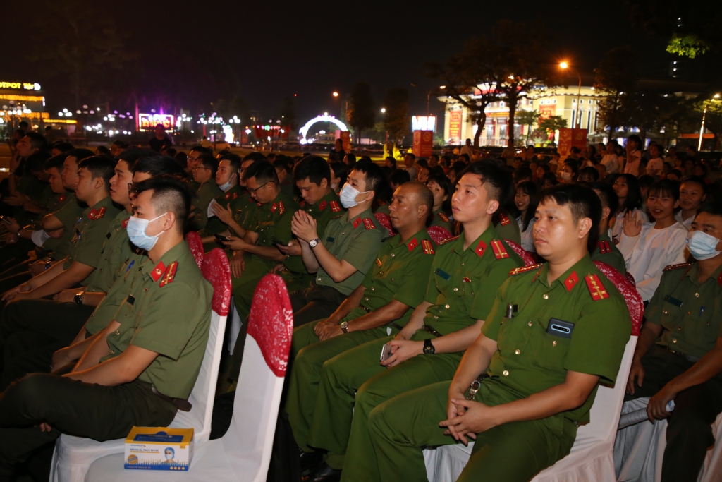 [Photo] Chương trình nghệ thuật chào mừng thành công Đại hội đại biểu Đảng bộ tỉnh Thái Nguyên lần thứ XX