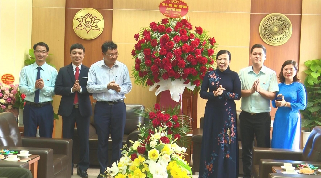 Kỷ niệm 90 năm ngày truyền thống Văn phòng Cấp ủy