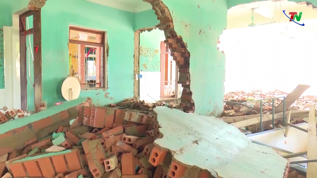 Trọn vẹn nghĩa tình với đồng bào miền Trung - đã ps Thời sự tối 27/10 Trọn vẹn nghĩa tình với đồng bào miền Trung - đã ps Thời sự tối 27/10