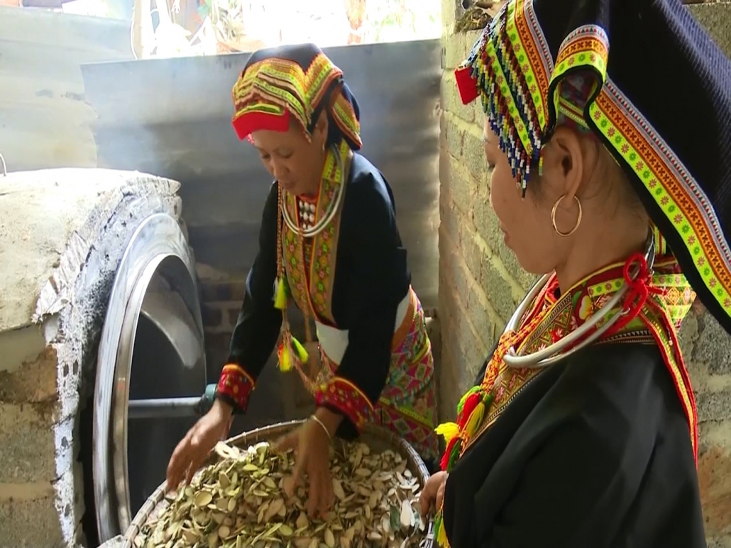 Khai thác giá trị văn hóa truyền thống dân tộc thiểu số gắn với phát triển kinh tế - đã psts 28.10 Khai thác giá trị văn hóa truyền thống dân tộc thiểu số gắn với phát triển kinh tế - đã psts 28.10