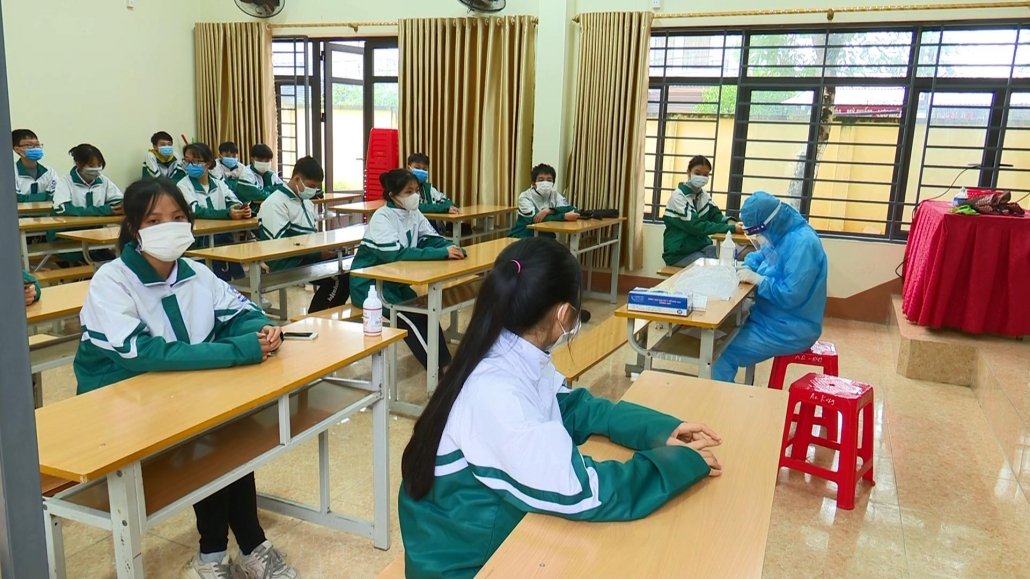 [Photo] Rà soát, truy vết xác định gần 280 trường hợp F1 tại Trường THPT Chu Văn An