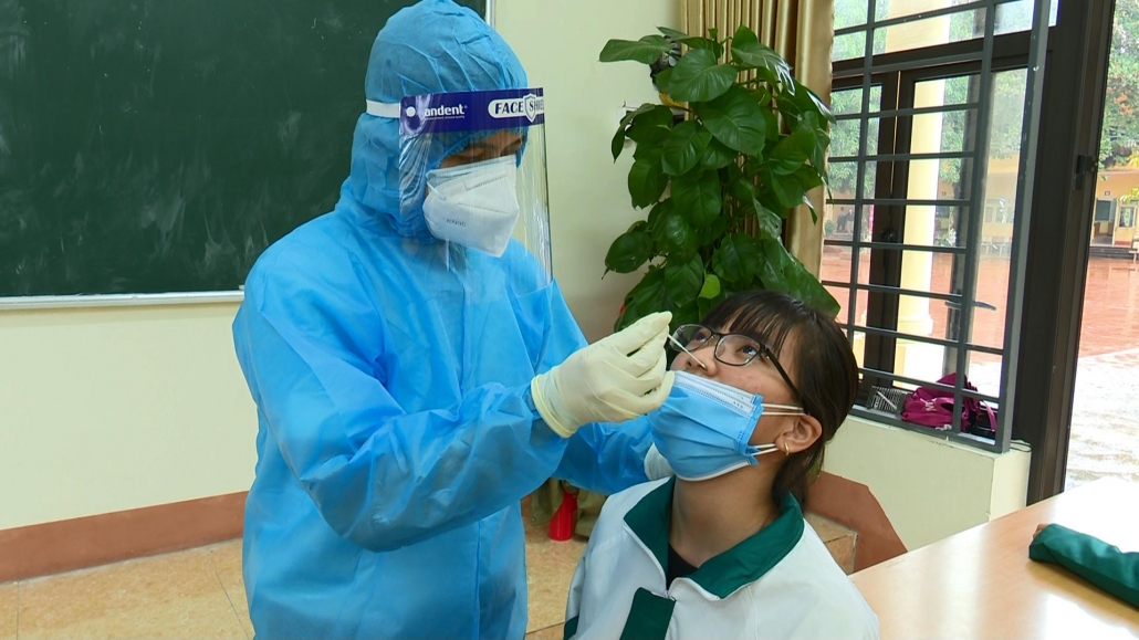 [Photo] Rà soát, truy vết xác định gần 280 trường hợp F1 tại Trường THPT Chu Văn An