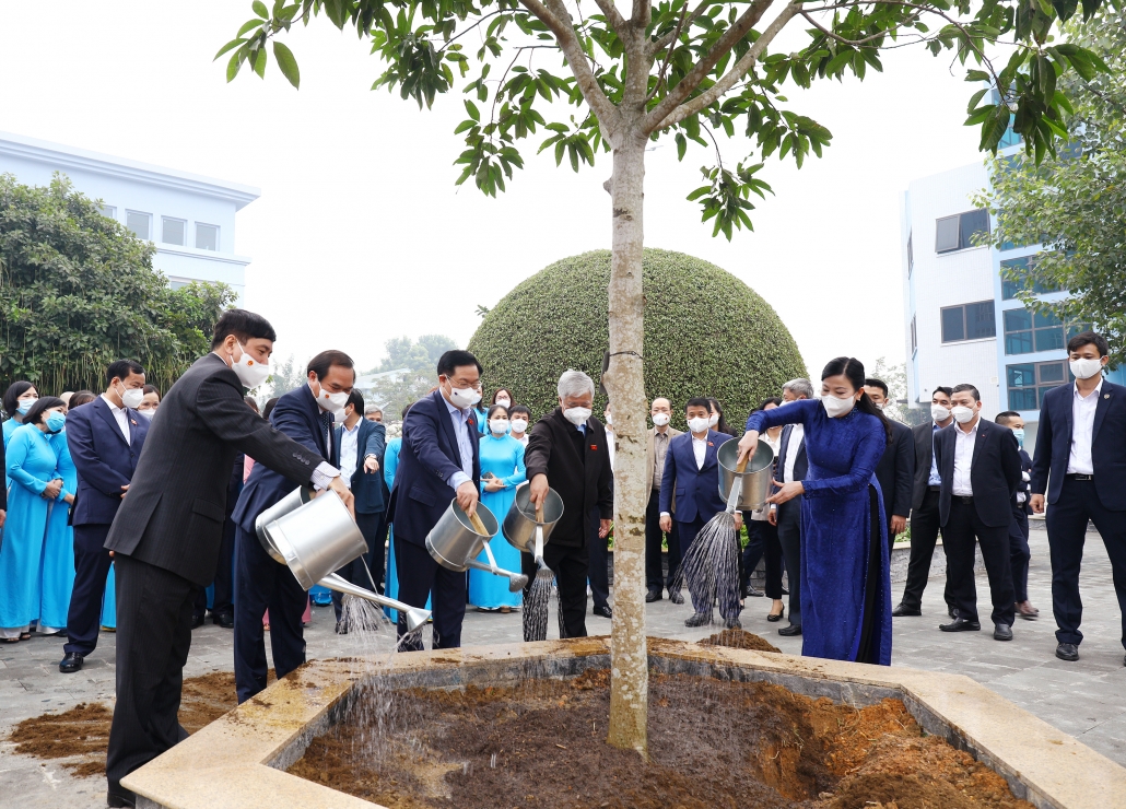 [Photo] Chủ tịch Quốc hội Vương Đình Huệ thăm, làm việc tại Thái Nguyên