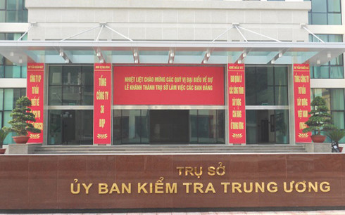 uy ban kiem tra tu yeu cau 2 chu tich tinh nghiem tuc kiem diem