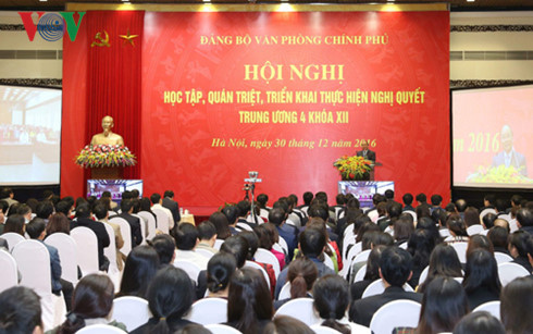 can bo van phong chinh phu can tham nhuan tinh than nghi quyet tu 4