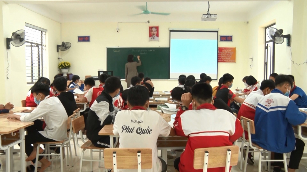 Nỗ lực khắc phục tình trạng thiếu giáo viên Nỗ lực khắc phục tình trạng thiếu giáo viên