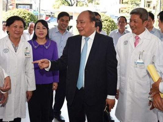 Thủ tướng yêu cầu xử lý việc xâm phạm sức khỏe, tính mạng y, bác sĩ