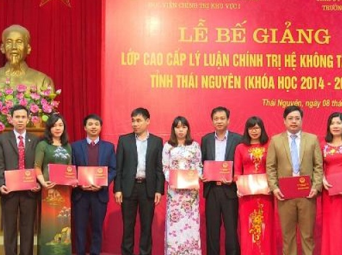 Bế giảng lớp Cao cấp lý luận Chính trị khóa 7