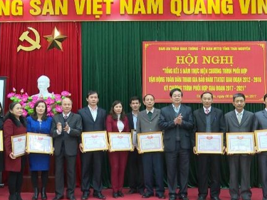 Tổng kết 5 năm chương trình “Vận động toàn dân tham gia bảo đảm trật tự an toàn giao thông” giai đoạn 2012 – 2016