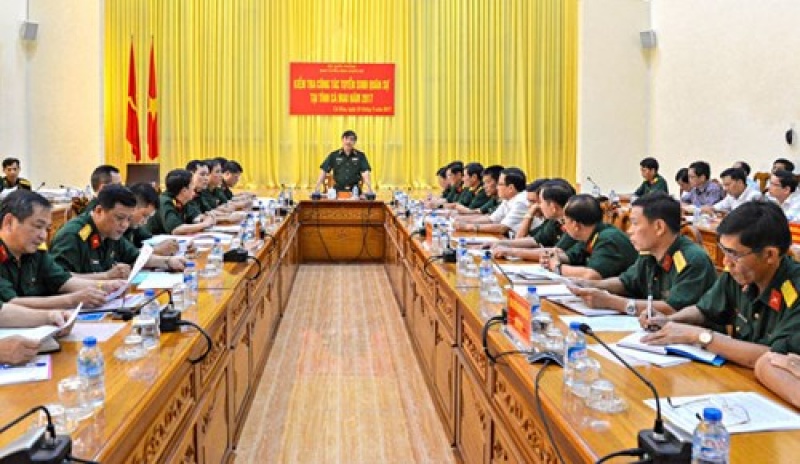 kiem tra cong tac tuyen sinh quan su tai tinh ca mau