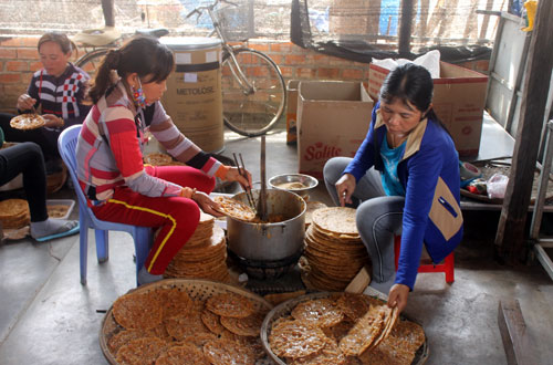 von uu dai tiep suc cho lang nghe banh keo van long