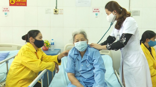 Tăng cường phòng, chống dịch Covid-19 đối với bệnh nhân người cao tuổi