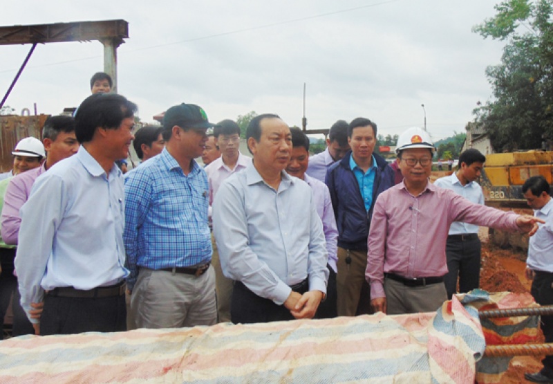 thu truong bo giao thong van tai kiem tra tien do duong ho chi minh