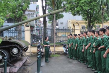 Lười học tập lý luận chính trị - một biểu hiện suy thoái tư tưởng của cán bộ, đảng viên