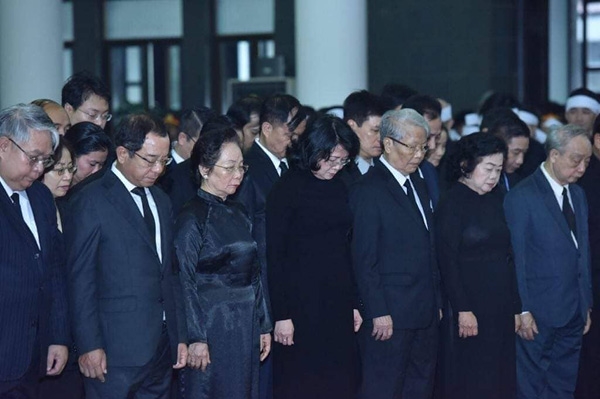 Lãnh đạo Đảng, Nhà nước viếng nguyên Chủ tịch nước Lê Đức Anh lanh dao dang nha nuoc vieng nguyen chu tich nuoc le duc anh