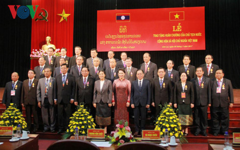 trao tang huan chuong cua chu tich nuoc cho cac ca nhan cua chdcnd lao