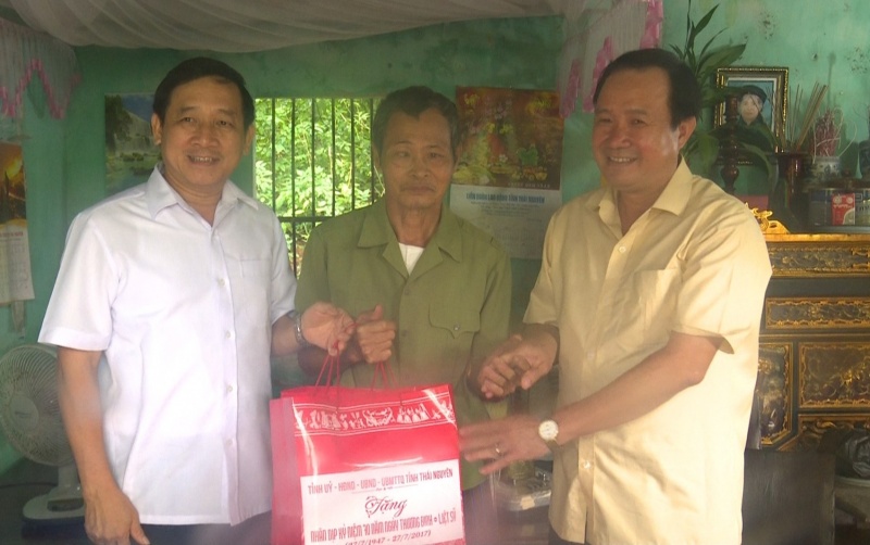 cac hoat dong tham tang qua nhan dip ky niem 70 nam ngay thuong binh liet sy