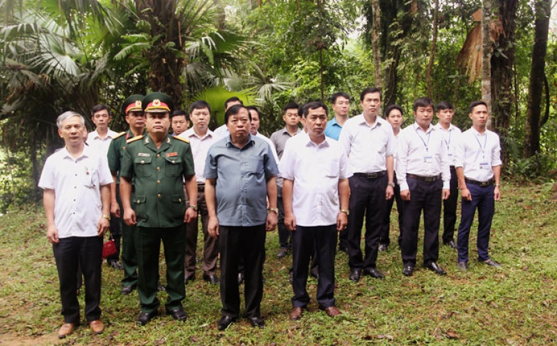 Lãnh đạo tỉnh Thái Nguyên dâng hương tưởng nhớ các Anh hùng, Liệt sỹ lanh dao tinh thai nguyen dang huong tuong nho cac anh hung liet sy 57698