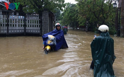 mien trung khac phuc hau qua bao so 12 ung pho bao so 13