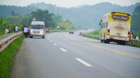 di nguoc chieu lui xe tren cao toc hanh vi giet nguoi can xu ly