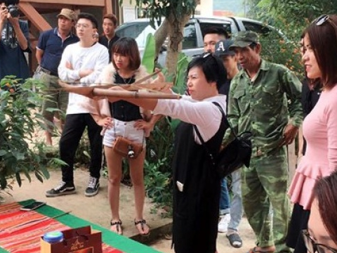 Thú vị du lịch bắn nỏ tại bản Áng, Mộc Châu