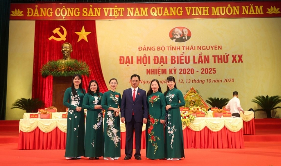 [Photo] Các đoàn đại biểu chụp ảnh lưu niệm tại Đại hội Đại biểu Đảng bộ tỉnh lần thứ XX