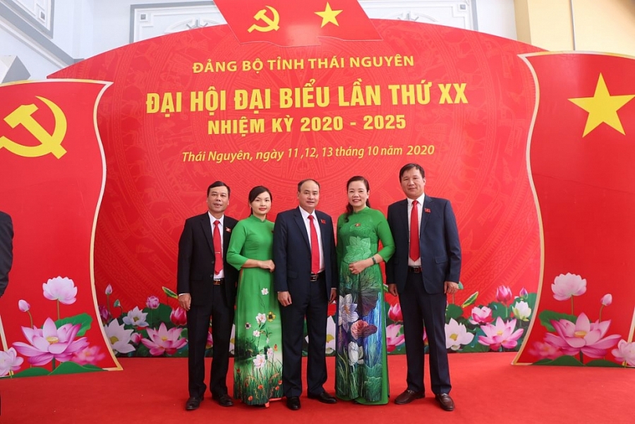 [Photo] Các đoàn đại biểu chụp ảnh lưu niệm tại Đại hội Đại biểu Đảng bộ tỉnh lần thứ XX