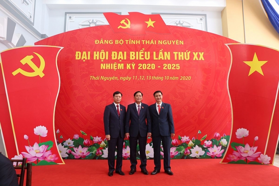 [Photo] Các đoàn đại biểu chụp ảnh lưu niệm tại Đại hội Đại biểu Đảng bộ tỉnh lần thứ XX