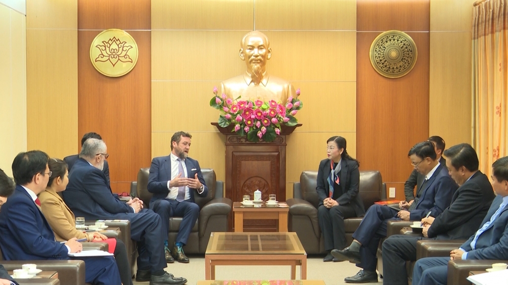 Đồng chí Bí thư Tỉnh ủy làm việc với nhà đầu tư Hoa Kỳ Đồng chí Bí thư Tỉnh ủy làm việc với nhà đầu tư Hoa Kỳ