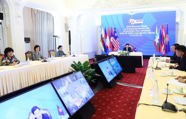 Tăng cường vai trò phụ nữ ASEAN vì hòa bình, an ninh khu vực, thế giới