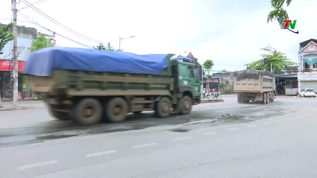 undefined Cảnh báo tình trạng xuống cấp đường giao thông